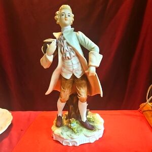 Elegant Lefton Porcelain Figurine in Cream and Brown In Excellent Condition